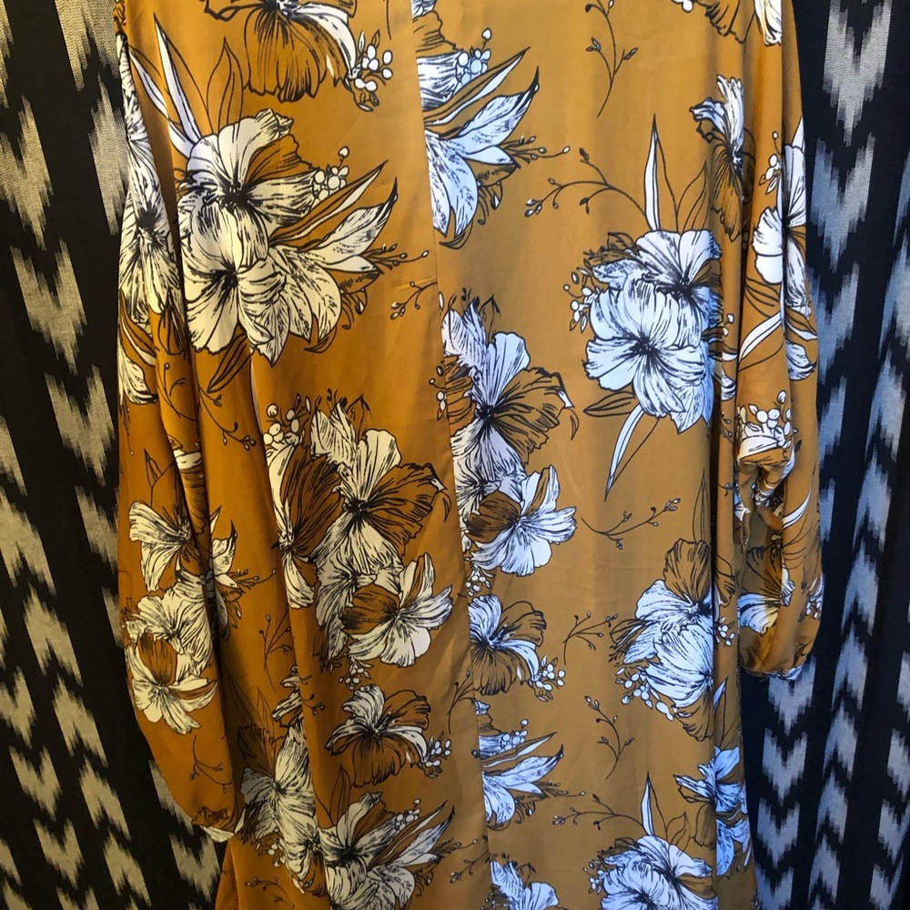 Flowy duster- Chartreuse floral